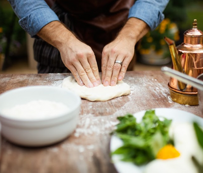 The Ultimate Yeast Guide: Mastering Pizza Dough with Dry & Fresh Yeasts, Traditional Starters, and Beer Infusions